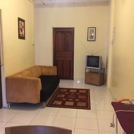 Trisya Homestay Kuala Terengganu Extérieur photo