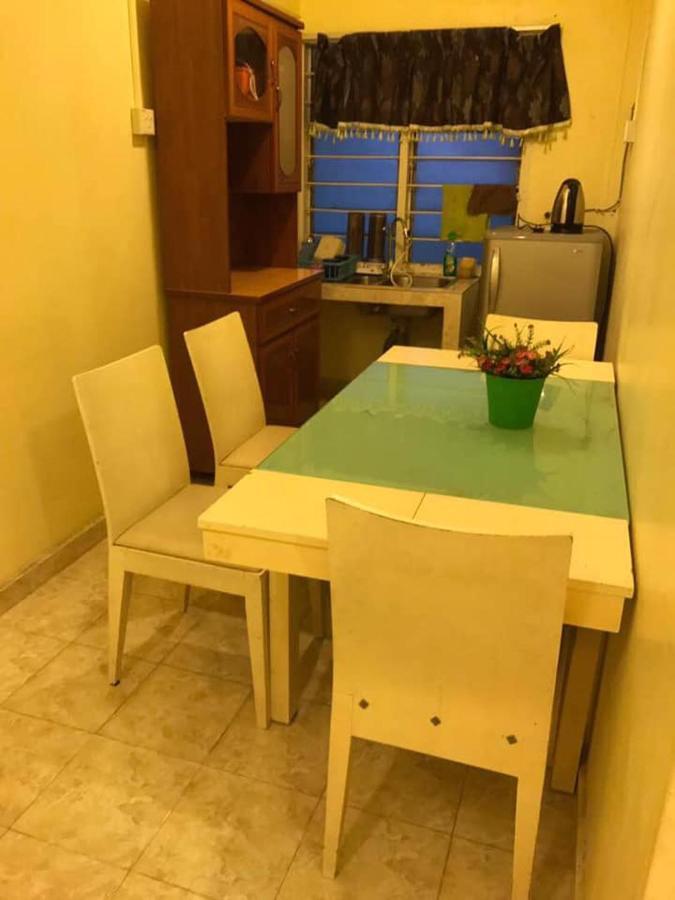 Trisya Homestay Kuala Terengganu Extérieur photo